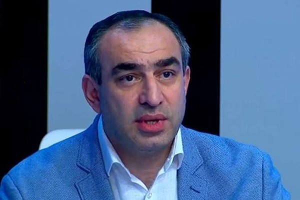 ოპოზიციას მოვუწოდებ, დაჯდეს მოლაპარაკების მაგიდასთან, გამოვიდეს კარვებიდან და შევიდეს პარლამენტში, გადაინაწილონ პასუხისმგებლობა და როლები, ზუსტად ისე როგორც მოთხოვა შარლ მიშელმა