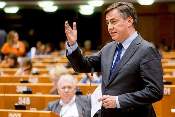 დევიდ მაკალისტერი: დემოკრატია კომპრომისებისა და კონსენსუსისთვის მზადყოფნას მოიცავს