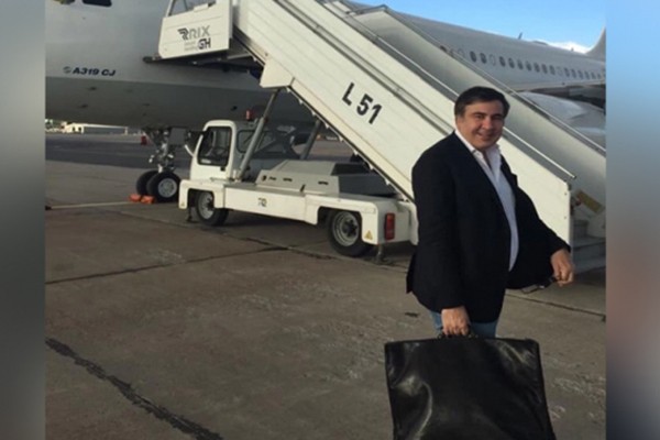 „მოვდივარ, მოვფრინავ, თვითმფრინავს მოვახტები“ – რამდენჯერ გადაიფიქრა სააკაშვილმა საქართველოში დაბრუნება?