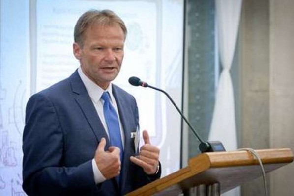 ჩემთვის დიდი პატივია, ვიმსახურო საქართველოს პრემიერ-მინისტრის მრჩევლად და ვემსახურო საქართველოს, ქართველ ხალხს, ეს არის საქართველოსა და ევროკავშირის კავშირების გაძლიერების შესაძლებლობა