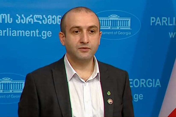 იაგო ხვიჩია „ნაცმოძრაობაზე“: სასწრაფოდ უნდა შემოვიდნენ პარლამენტში, გვაკლიან, გვენატრებიან