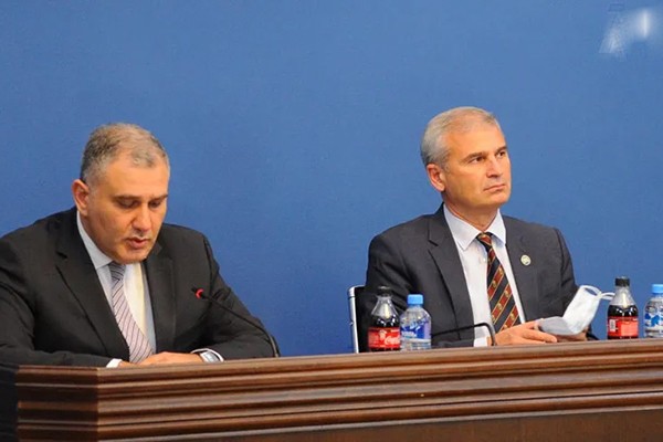 პრეზიდენტი და პრეზიდენტის ინსტიტუტი არ უნდა იყოს მხოლოდ ფოსტალიონის როლში, უნდა ჰქონდეს პირადი პასუხისმგებლობა მის მიერ წარდგენილ ცესკო-ს პროფესიული წევრების სიაზე