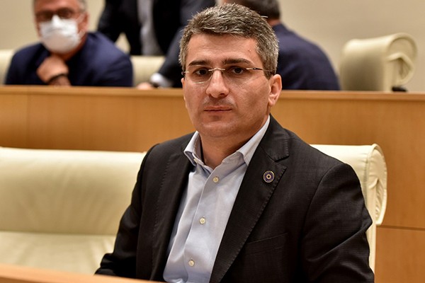 მამუკა მდინარაძე შალვა შავგულიძეს: ვერ წარმომიდგენია, თუ თქვენ რამეში არ გჭირდებათ, დისკრიმინაციის  ასეთი განმარტება გააკეთოთ იურისტმა