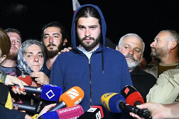ვარლამ გოლეთიანი:  მოვუწოდებ ხელისუფლებას, იყოს ადეკვატური - ბარიკადი უკანონოდ დევს, ამიტომ უნდა აიღონ