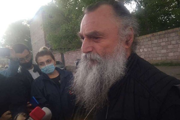 მეუფე ნიკოლოზი ნინოწმინდის პანსიონის საქმეზე: გამოსავალს სოცმუშაკებისთვის ნდობის გამოცხადებაში ვხედავ - პიროვნულად, არ არიან ცუდი ადამიანები