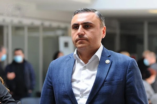 დავით მათიკაშვილი: გიორგი გახარია გაღმერთებას რომ ეძახის, ეგ ერთგულებაა და მას სამწუხაროდ, ერთგულების ნიშანწყალი არ გააჩნია