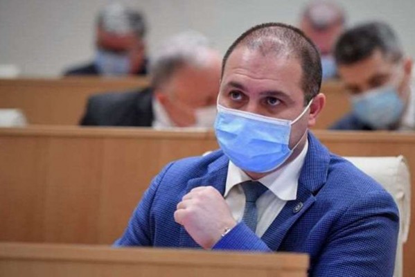 გივი მიქანაძე: „ნაციონალური მოძრაობა“ არის თავისივე განცხადებების მძევალი, იმიტომ რომ რამდენი განცხადებაც არ გააკეთა, საბოლოო ჯამში საპირისპიროს გაკეთება მოუწია