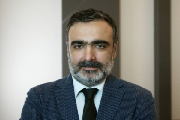 გიორგი თაქთაქიშვილი მინდია დავითაძეზე: ღარიბაშვილს პოლიტიკური ნიშნით გათავისუფლებას რომ დააბრალებ გახარია-მეზვრიშვილის ხელის ბიჭი, უბრალოდ უტიფრობაა