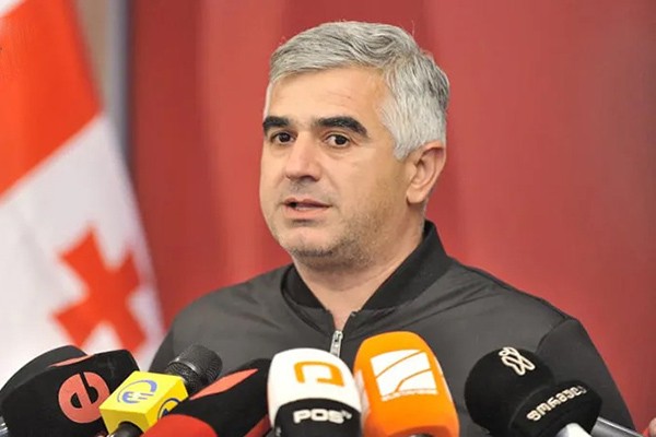 გიორგი ბოტკოველი:  ერთმანეთში რას გაარკვევენ - გახარია უფრო მაგარი „ქოცია“ თუ კობახიძე, ამას ქართველი ხალხისთვის არსებითი მნიშვნელობა არ აქვს