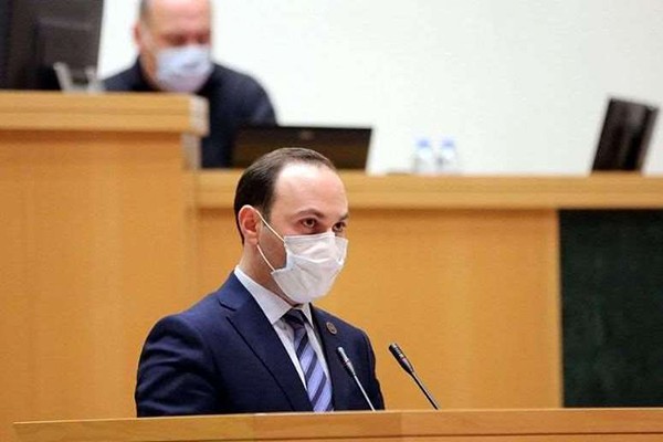 ანრი ოხანაშვილი: პრემიერის ანგარიში იყო ამომწურავი და ჩვენი საზოგადოების გამოწვევებზე ორიენტირებული