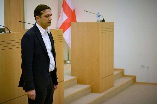 პარლამენტში შეიქმნა პრეცედენტი, როცა ოპოზიციასა და მმართველ პარტიას შეუძლიათ ისეთ საკითხზე შეთანხმება, რომელიც ქვეყნისთვის უფრო მნიშვნელოვანია, ვიდრე პარტიული ინტერესი