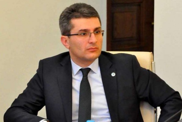 კიდევ 7 თვე აჯანჯღარეთ ეს ქვეყანა მოგონილი და სპეკულაციური ბრალდებებით, კარვები არ აიღოთ პარლამენტის წინ - ეს არის საბოტაჟი, რომელიც ინვესტიციასაც ამცირებს და ამ ქვეყანასაც აზიანებს