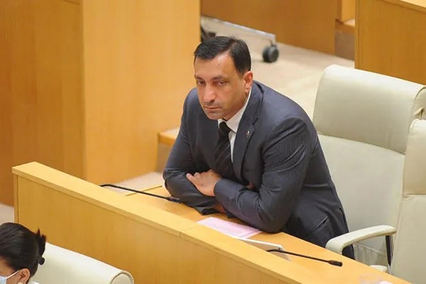 „ნაციონალური მოძრაობა“ პარლამენტში, უზენაესი სასამართლოს მოსამართლეების მოსმენაში მონაწილეობას არ მიიღებს