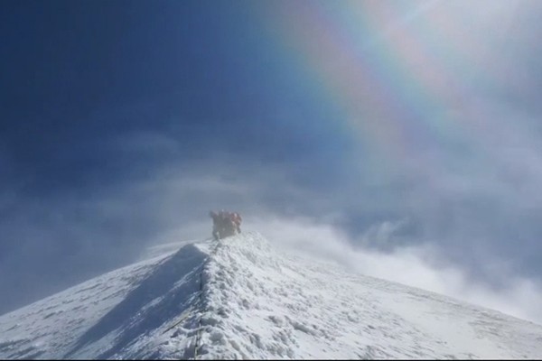 ნახეთ როგორ ავიდნენ ზღვის დონიდან 4858 მეტრზე - ულამაზესი კადრები თეთნულდიდან (ვიდეო)