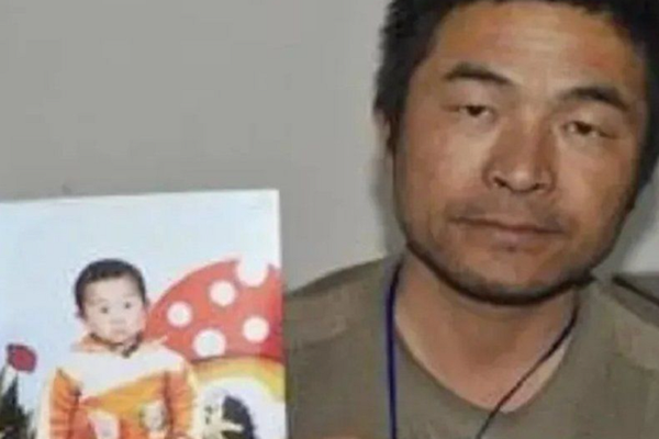 24-წლიანი ძებნის შემდეგ, ჩინელმა კაცმა გატაცებული შვილი იპოვა
