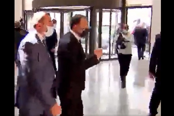 პრემიერ-მინისტრის კარნახი ჟურნალისტებს (ვიდეო)