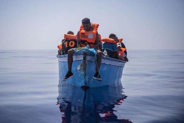 ორი დღის განმავლობაში, იტალიის კუნძულ ლამპედუსას 600-მდე ტუნისელი მიგრანტი მიადგა