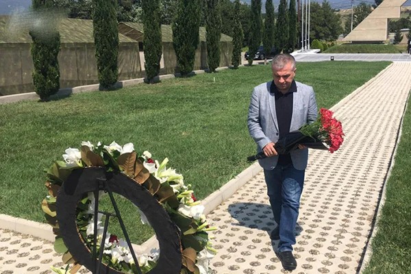 დავით ბაქრაძე:  დღეს არის დიდი პასუხისმგებლობის დღე, ის საქმე, რომელსაც ჩვენი გმირები შეეწირნენ, ჯერ არ დასრულებულა, საქართველო ჯერ კიდევ ოკუპირებულია