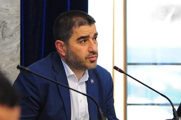 შალვა პაპუაშვილი: ვფიქრობ, მალე მიხვდებიან გახარიას გუნდის წევრები და მხარდამჭერები, რომ ამ პარტიის სახით ჩვეულებრივი საპნის ბუშტი იყო გაბერილი