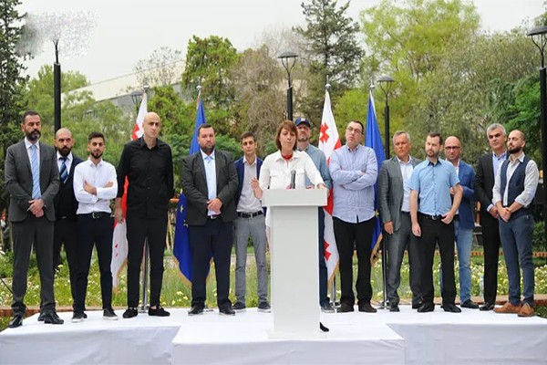 ოპოზიციური პარტიების ნაწილმა თბილისის საკრებულოს მაჟორიტარობის კანდიდატები წარადგინა