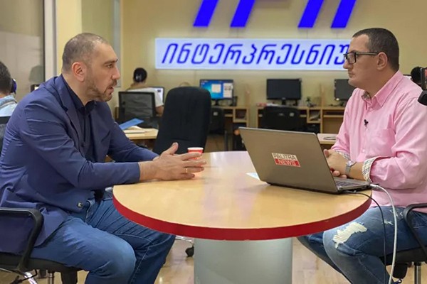 ზურაბ აბაშიძე:  სააკაშვილი ცდილობს თავი გამოიძვრინოს და ისეთ აბსურდამდე მიდის, რომ პრეზიდენტი იყო, მაგრამ ყველა დანაშაული მის ზურგს უკან ხდებოდა, ეს ცინიზმია!