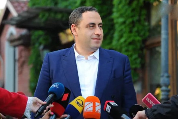 გიორგი ვაშაძე:  კარლ ჰარცელი გაცილებით მეტი პატრიოტია ამ ქვეყნის, ვიდრე ბევრი აქტიურ პოლიტიკაში მყოფი ადამიანი - ვწუხვარ, რომ მასზე თავდასხმა „ოცნების“ მხრიდან სტანდარტი გახდა