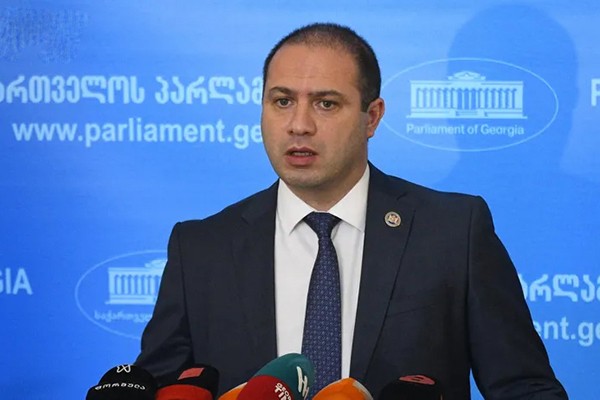 გივი მიქანაძე მედიას: თქვენ ნახეთ სააკაშვილი? რომ ნახავთ, მერე ვილაპარაკოთ - ეს არის „კლოუნადა“, რომელიც არის დადგმული და არ შეესაბამება სინამდვილეს