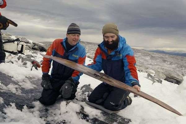 ნორვეგიაში 1 300 წლის თხილამურები აღმოაჩინეს
