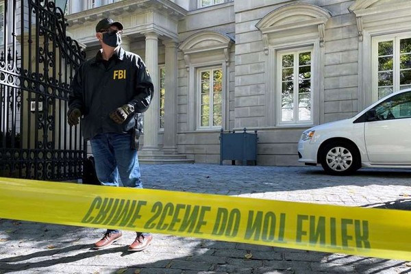 FBI ვაშინგტონსა და ნიუ-იორკში ვლადიმერ პუტინთან დაახლოებული ბიზნესმენის, ოლეგ დერიპასკას სახლებში ჩხრეკას ატარებს