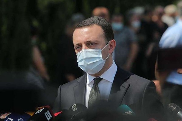გუშინ ღამით, სრული ისტერია, პანიკა დათესეს გვარამიამ, მელიამ და ყველა ქაოსის შემომტანმა ადამიანმა - არარსებული ამბავი გამოიგონეს, სრული ტყუილი, თითქოს, ჩემი დავალებით, ვაპირებდით სპეცრაზმის გაგზავნას სამეგრელოში