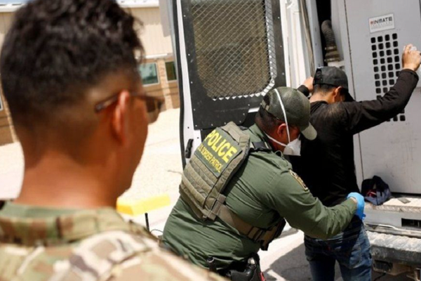 ერთ წელიწადში, აშშ-მექსიკის საზღვარზე მიგრანტების რეკორდული რაოდენობა დააკავეს