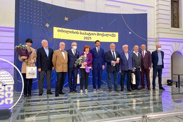 ვის მიენიჭათ „საპატიო თბილისელის“ წოდება. სრული სია