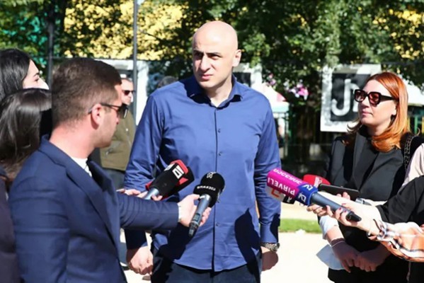 ნიკა მელია: „ქართულ ოცნებას“ არანაირი შესაძლებლობა არ უნდა მიეცეს მიხეილ სააკაშვილის გლდანის ციხის საავადმყოფოში გადაყვანის