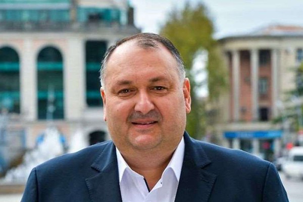 იოსებ ხახალეიშვილი პაატა ბურჭულაძეს: არ შეჰფერის თქვენი დონის ხელოვანს ასეთი იაფფასიანი ტრიუკები, იმიჯს ნუ შეილახავთ