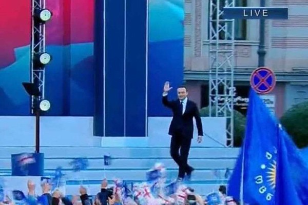 ყველამ იცოდეს, ჩვენ ვართ დამოუკიდებელი, სუვერენული და სამართლებრივი სახელმწიფო, სადაც კანონის უზენაესობა უმთავრესია და მართლმსაჯულება ყველასთვის თანაბრად განხორციელდება