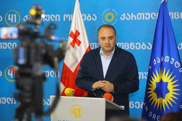 ირაკლი ჩიქოვანი მიხეილ სააკაშვილზე: დამნაშავეები გააგრძელებენ ციხეში პატიმრობის მოხდას - მის პოლიტპატიმრობაზე საუბარი ზედმეტია