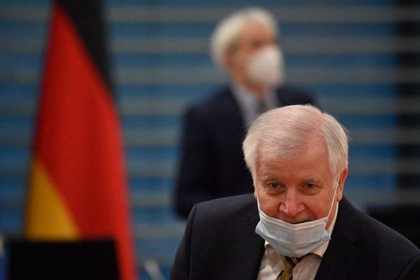 გერმანიის შს მინისტრი: პოლონეთის მთავრობას საზღვრის დაცვაში უნდა დავეხმაროთ