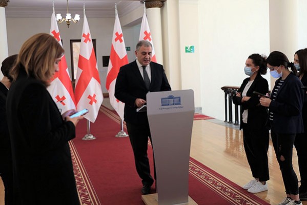 მიხეილ სარჯველაძე: გიგი უგულავამ გუშინ გაილაშქრა საკუთარ ოპონენტად აღქმულ სამართალდამცველზე და რაც საგანგაშო და საყურადღებოა, მის ოჯახზე და არასრულწლოვან შვილებზე.