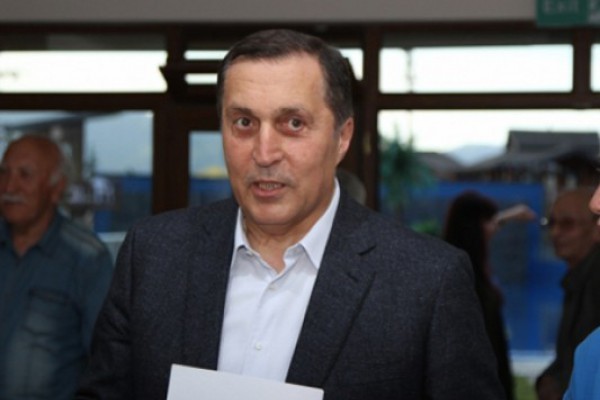 პაატა ბურჭულაძემ შიმშილობა მიხეილ სააკაშვილის საპრეზიდენტო ბიბლიოთეკაში დაიწყო