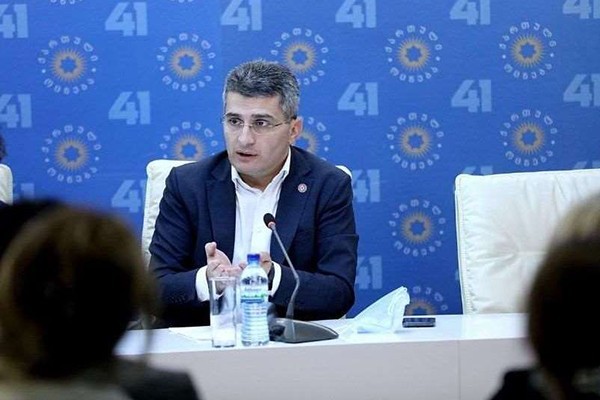 თუ ობიექტურად დადასტურდება, რომ სამედიცინო თვალსაზრისით  იმ პირობებში მისი საჭიროებების დაკმაყოფილება ვერ მოხერხდება, აქვე დაგიდასტურებთ, რომ იქნება გადასაყვანი,  მაგრამ თუ  დადასტურდება, რომ ეს არის ახირება, ბუნებრივია არ გადაიყვანენ