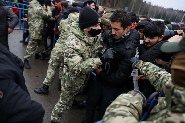 პოლონეთის პრემიერი: ბელარუსის საზღვარზე მიგრანტების კრიზისი რაღაც უფრო უარესის საწინდარი შეიძლება იყოს