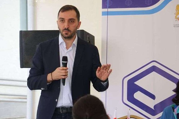 ბიძინა კულუმბეგოვი კლუბების გახსნაზე: ალოგიკური იქნება, ქვეყანამ „ომიკრონის“ „ცუნამის“ და „ქარიშხლის“ წინ მისცეს შესაძლებლობა ასეთი მაღალი ეპიდემიური საფრთხის შემცველი ღონისძიებების ყოველკვირეულად გამართვის