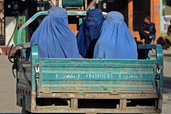 „თალიბანმა“ ქალებს შორ მანძილზე მარტო მოგზაურობა აუკრძალა