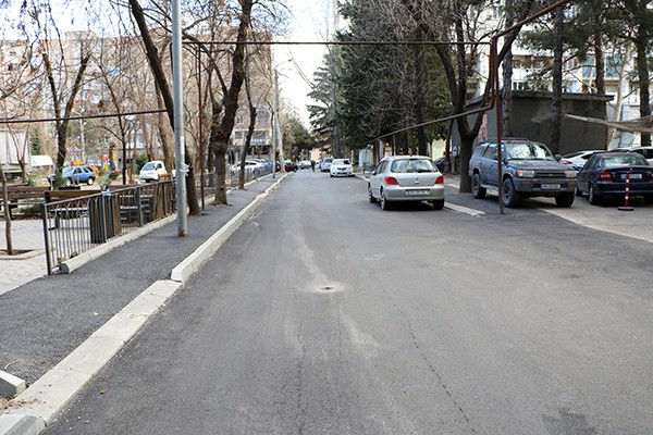  დიღმის მასივის მესამე კვარტალში ასფალტის საფარი მოწესრიგდა.