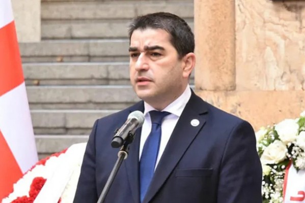 შალვა პაპუაშვილი საქართველო-რუსეთს შორის რაგბის მატჩზე: ჩვენ ვიცით „ნაციონალური მოძრაობის“ ქცევა, როცა უკრაინაზე სიამაყით საუბრობენ, დააკვირდნენ ზელენსკის მშვიდ და მტკიცე პოზიციას