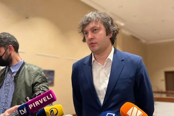 ჩვენ გვქონდა კონსულტაციები ევროკავშირის წარმომადგენლებთან, ისინი განმარტავენ, რომ წევრობაზე შეთავაზება რელევანტურია ომში მყოფი უკრაინის მიმართ, მაგრამ რელევანტური არ არის მოლდოვის და საქართველოს მიმართ