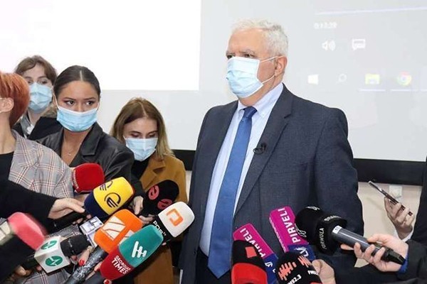 ამირან გამყრელიძე:  ვირუსის გავრცელების პიკი უკვე გადავიარეთ, ეს ეტყობა სამედიცინო დაწესებულებებისადმი მიმართვიანობასაც, თუმცა არ უნდა გავთამამდეთ