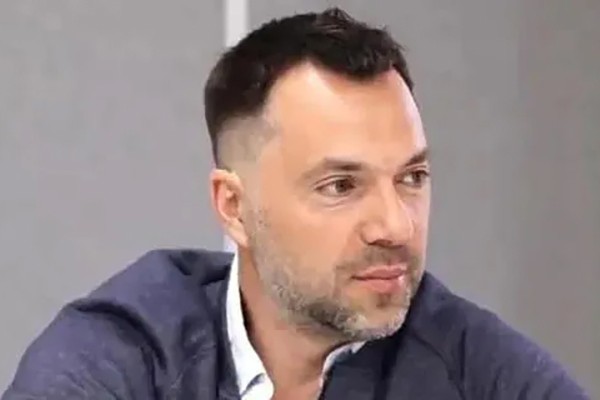 ალექსეი არესტოვიჩი:  თუ რუსეთი გამოიყენებს ბირთვულ იარაღს, მათ წინააღმდეგ ამოქმედდება ისეთი სანქციები, რომლებიც ორ დღეში გატეხავს, ამის შემდეგ, ვფიქრობ, პუტინი სიცოცხლეს კეფაში ტყვიით დაასრულებს