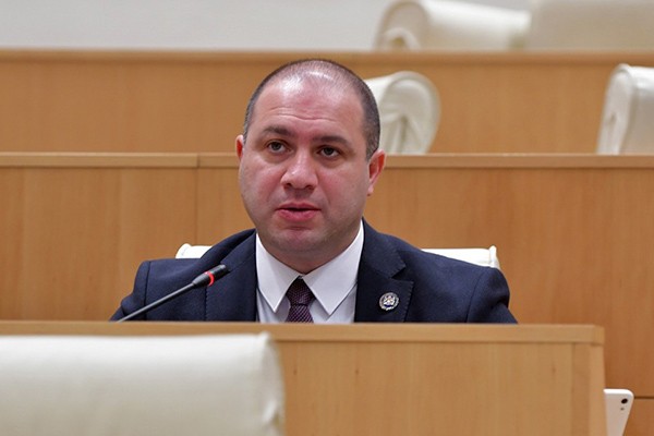გივი მიქანაძე: „საქართველო არის ერთადერთი სახელმწიფო მთელს მსოფლიოში, სადაც უკრაინაში განვითარებული ტრაგედიის ფონზე ოპოზიციის რადიკალური ფრთა ეწევა ჰიბრიდულ ომს
