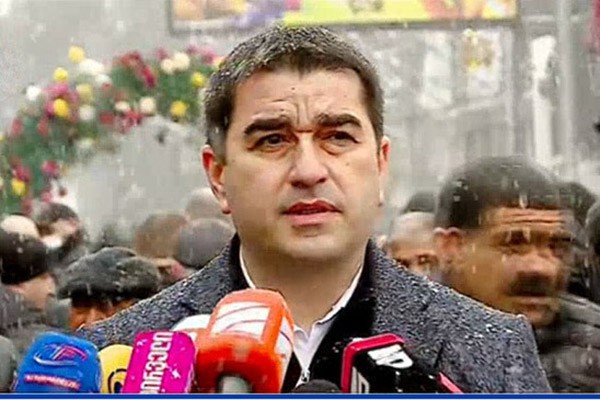 შალვა პაპუაშვილი: ბოლო ერთი თვის განმავლობაში, ზოგიერთი პოლიტიკოსის, სხვადასხვა აქტივისტის მხრიდან იყო პანიკის დათესვის სურვილი, ეს ყველაფერი ხელისუფლებამ გაიარა მშვიდად და ძალიან მტკიცედ
